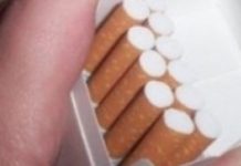 Adolescent cercetat de polițiști, după ce a furat țigări dintr-un magazin, în noaptea de Revelion