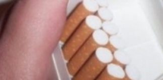 Adolescent cercetat de polițiști, după ce a furat țigări dintr-un magazin, în noaptea de Revelion