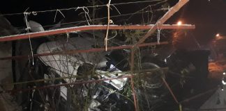 Un tir încărcat cu sare, răsturnat la Bîlteni