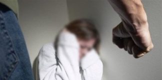 Bărbat evacuat din locuință, după ce și-a agresat soția