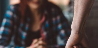 Soți bătăuși, ținuți la distanță de victime