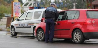 La plimbare cu mașina, deși avea permisul suspendat