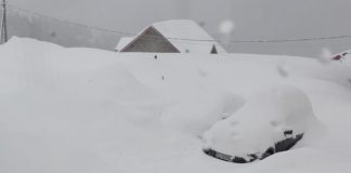 Drumul spre Rânca, deblocat cu nămeți de 6 metri!