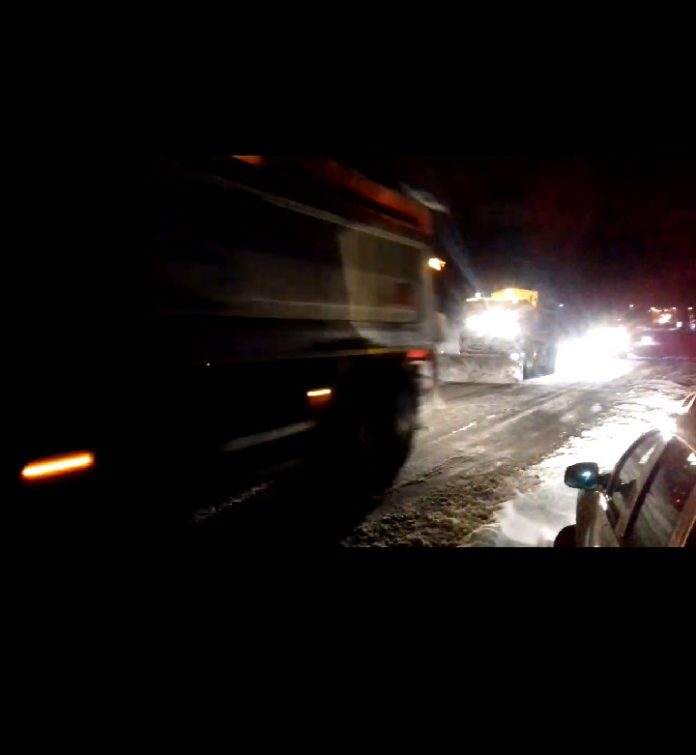 Video: Ninsori în tot județul Gorj! Drumarii intervin!