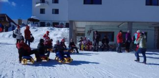 15 copii din Centrul de Zi Târgu-Jiu, cu săniuțele și schiurile la Rânca!