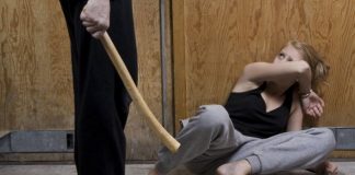 Încă o femeie, agresată de soțul ei