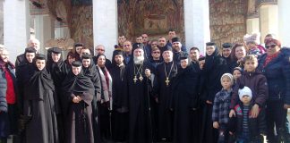 Sfântă Liturghie Arhierească la Mănăstirea cu Hramul «Adormirea Maicii Domnului», din localitatea Polovragi, Gorj – “Dumnezeu ascultă, dar vede şi intensitatea şi sinceritatea rugăciunii noastre”!