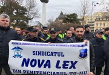 GALERIE FOTO: Salariați ai Penitenciarului Tg. Jiu, la protestele de la București