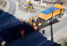 FOTO: Reparații asfaltice pe DN 66