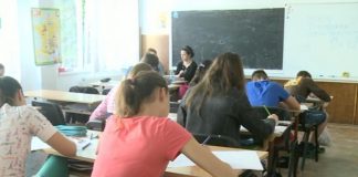 Semestrul al doilea va debuta cu examene pentru elevii din ani terminali