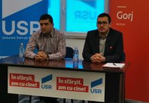 USR şi PLUS, în stradă. „Vino să semnezi, ca să ai ce să votezi!”