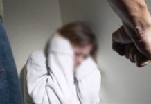 Femeie amenințată cu moartea de către concubinul ei