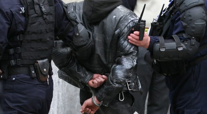 Doi tineri din Bălești și Rovinari, reținuți de polițiști