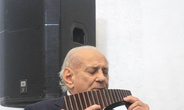 Renumitul naist și compozitor Gheorghe Zamfir vine la Peștișani