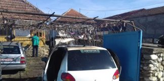 Autoturism în flăcări, la Runcu