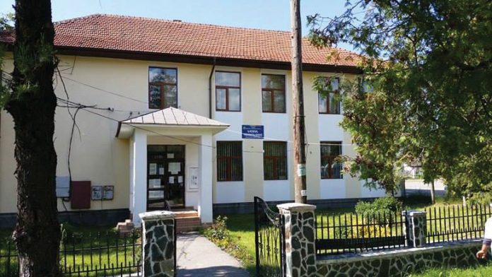 liceu-baia-de-fier-1