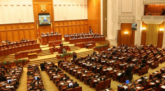 Moțiunea de cenzură, citită luni în Parlament