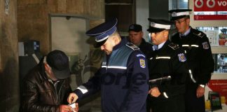 Agenții de la Locală, în acțiune printre sutele de oameni fără identitate