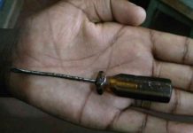 Femeie lovită cu șurubelnița de iubitul ei! Tânăra a refuzat ordinul de protecție