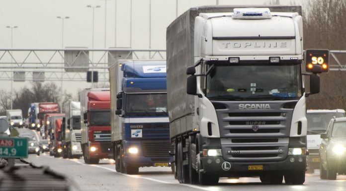 Transportatorii amenință cu proteste