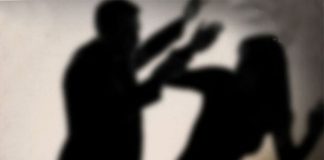 Obligat să stea departe de mamă, după ce a amenințat-o cu moartea