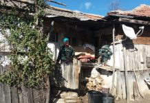 Două bătrâne din Berlești trăiesc la limita subzistenței! De peste doi ani așteaptă un ajutor trimestrial de la primărie