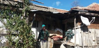 Două bătrâne din Berlești trăiesc la limita subzistenței! De peste doi ani așteaptă un ajutor trimestrial de la primărie