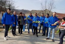 Lalele albe, din partea ALDE Gorj pentru doamnele și domnișoarele din județ