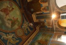 Patronul, care a căzut de la 18 metri înălțime, din turla unei biserici din Bumbești-Jiu, transferat la București