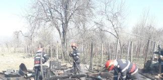 Anexe distruse de flăcări