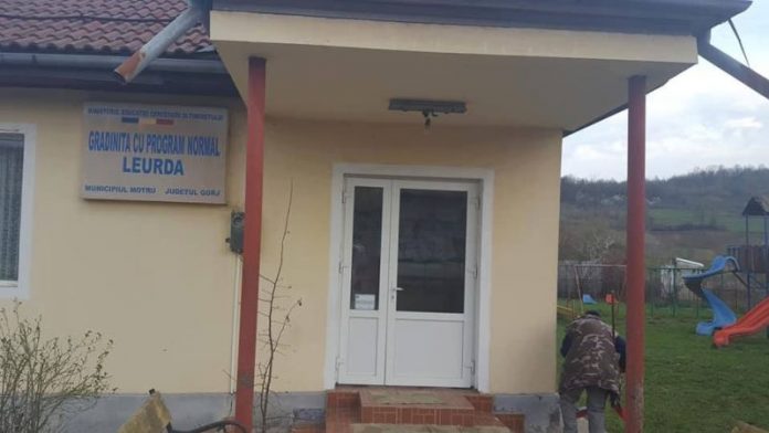 55632855_407342873361316_4479154425868320768_n