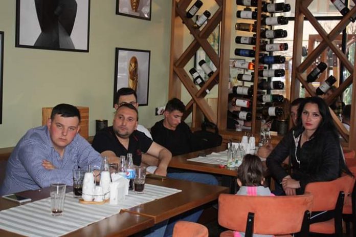 FOTO: Tinerii din PNL Gorj, la „Cafeneaua cu idei”