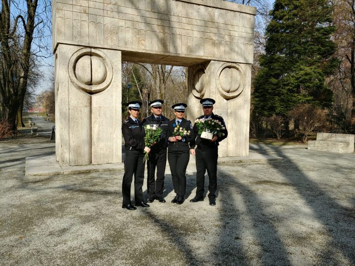 VIDEO: Flori din partea agenților de la Locală