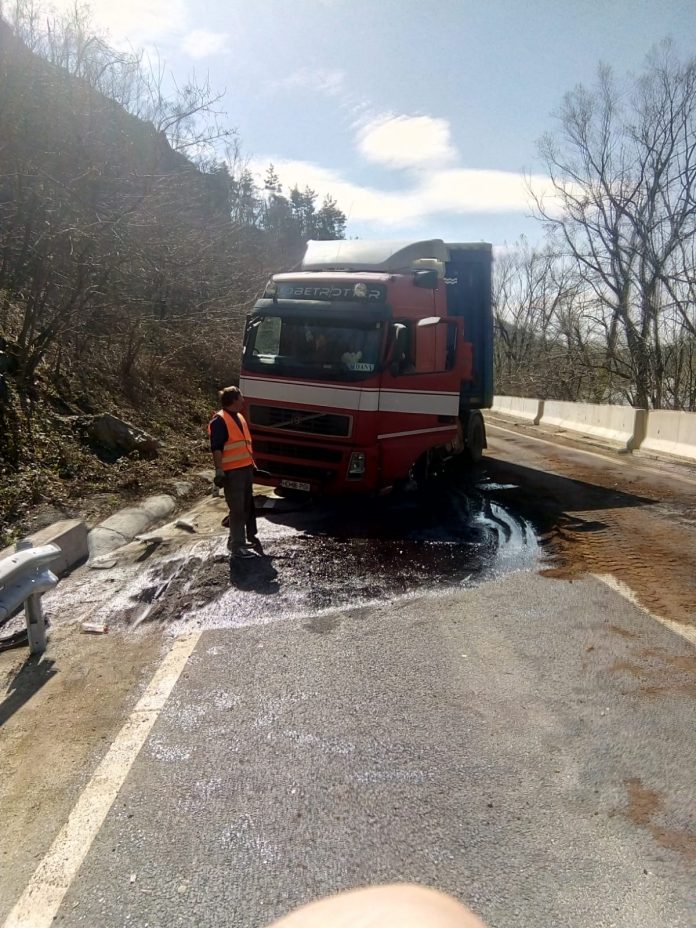 Galerie foto: Accident pe Defileul Jiului