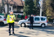 Şoferiţe ,,amendate” cu mărţişoare și flori de poliţişti