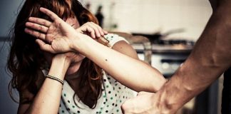 Tinere bătute de iubiți