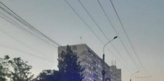 O șoferiță în stare de ebrietate a plecat la bar, după ce a lovit un pieton cu mașina