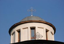 A căzut de la o înălțime de 18 m din turla bisericii din Bumbești-Jiu!