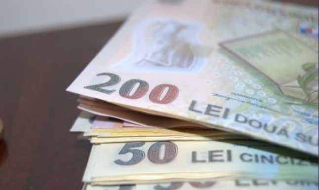 Furt într-un magazin din Târgu-Jiu! Hoții au fugit cu poșeta unei bătrâne