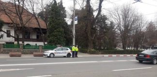 Sute de gorjeni, amendați pentru că nu purtau centura de siguranță