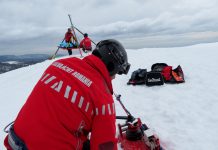 Salvamontiştii gorjeni, faţă în faţă cu turiştii din Rânca