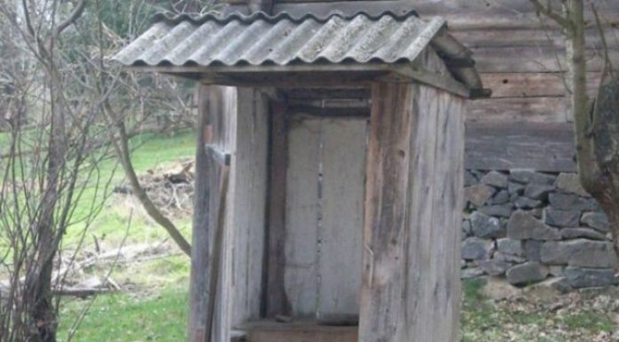Tot pe ultimul loc! Un sfert dintre români au toaleta în curte