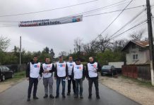 Încercări eșuate de intimidare a membrilor USR! Banner agățat la Crasna și interdicții la Brănești
