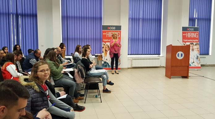 Galerie foto: Studenții UCB Târgu Jiu, la discuții cu îndrăgitul Smiley