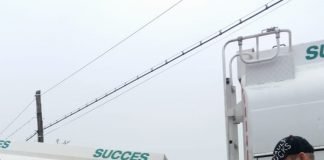 Inginerie made in Cîlnic! – Cisternă răsturnată din cauza şanţului prost făcut