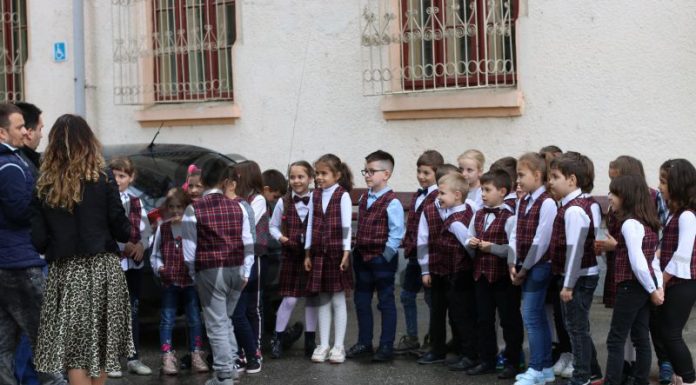 Grădiniţa Teddy şi Şcoala „Constantin Săvoiu” din Târgu-Jiu s-au alăturat campaniei ,,Donezi o jucărie, DĂRUIEŞTI un zâmbet!”