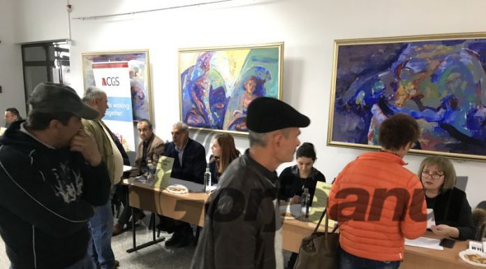 Șomeri în căutarea vizei la Bursa locurilor de muncă