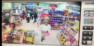 Și-a recuperat banii pierduți în supermarket! Momentul a fost surprins de camerele de supraveghere
