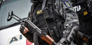 Reținuți după ce s-au bătut într-un club din Târgu-Jiu