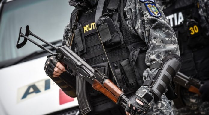 Bătaie în clubul Mozart! Trei tineri au ajuns în arest